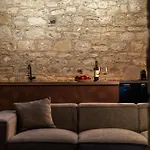 Philoxenia Stone Apartment