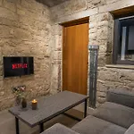 Philoxenia Stone Apartamento *