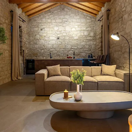 Philoxenia Stone Apartamento Choulou