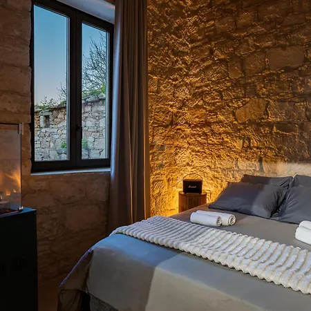 Philoxenia Stone Apartamento Choulou