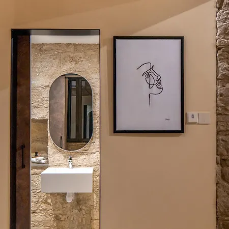 Philoxenia Stone Apartman Húlu
