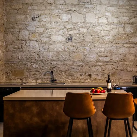 Philoxenia Stone Apartman *
