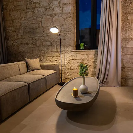 Philoxenia Stone Apartman Húlu